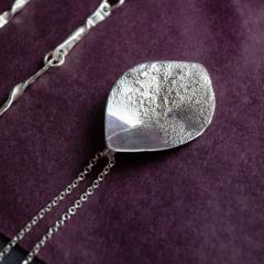 Ogrlica ASH LEAF sjajna mala